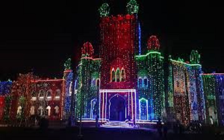 বিজয়ের সাজে ঢাকা বিশ্ববিদ্যালয়